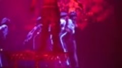 Britney Spears “Womanizer“ (Live Encore ~ Detroit) 9⁄8⁄09