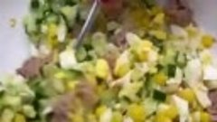 Вкусный салат со свежими огурцами
