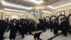 В Бейт-Шемеше хасиды отпраздновали свадьбу с украинским флаг...