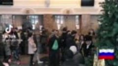 Флешмоб на вокзале в Донецке