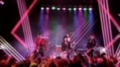 Joan Jett &amp; the Blackhearts - I Love Rock And Roll (TOTP 198...