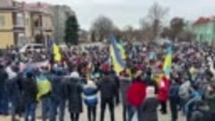 Митинг против оккупантов в Геническе, Херсонская область.  ?...