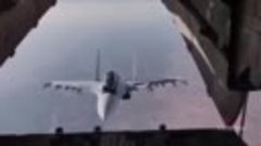 Су-30 заглянул внутрь транспортника - комментарии иностранце...