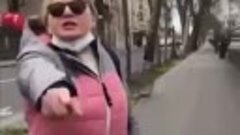 Украинка напала на русских женщин в Париже 

👉 Россия-Украи...