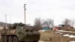 Российских военных приветствуют под Харьковом