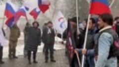 Митинг в поддержку российских солдат, выполняющих свой долг ...