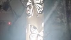 Ваза настольная с бабочками