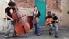 ZAZ -  Dans ma rue  acoustique Edith Piaf cover - YouTube