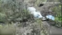 Украинский Т-64 попадает в засаду и получает прилет в заднюю...