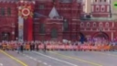 В Москве  шествие «Бессмертный полк». В нём принимает участи...