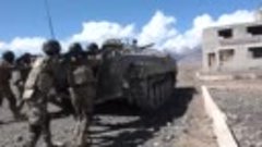 Спецназ Кыргызстана ликвидирует террористов_Special forces o...