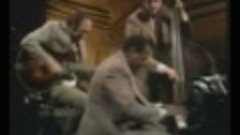 Oscar Peterson &amp; Barney Kessel - Watch What Happens (Live at...