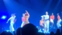 dua-lipa-hallucinate-live-braga-future-nostalgia-tour_(video...