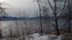 Водная гладь южного Байкала в середине января