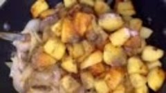 Вкусное мясо картошкой на сковородке