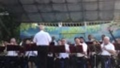 Оркестр в парке 30-летия Победы (г. Анапа) играют ооооочень ...