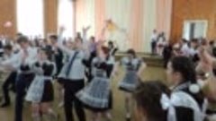 Танец выпускников 9-тых классов школы № 1