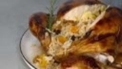 Курица фаршированная рисом и сухофруктами
