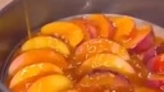Персиковый пирог с карамелью