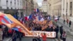 Во Франции прошёл крупный митинг за выход страны из НАТО