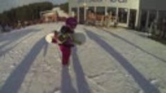 Baby snowboarder  Maya 3 years old (Bukovel) (1)