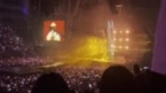 BLACKPINK- Rosé Solo - &#39;Hard To Love&#39; - Live At The O2 Londo...