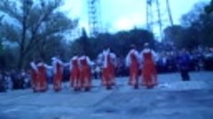 (7) 9 мая 2015 Луганск девчёнки поют