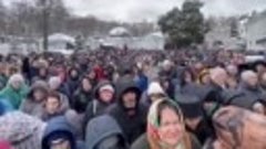 Православные Киево-Печерской Лавры протестуют против изгнани...