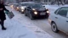 Пробка из машин и людей 8 февраля в Ставрополе 