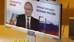 Щит happens. В Питере на билборде Путина написали «лжец»
