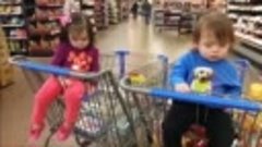 Дети в супермаркетах