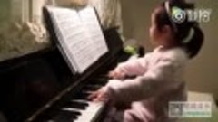 Удивительная 3х летняя пианистка