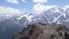 Панорама Главного Кавказского хребта, гора Эльбрус, гора Чег...