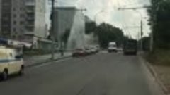 На улице Доватора забил гейзер.