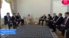 Путин беседует с главой МВФ Кристин Лагард на полях ПМЭФ в С...