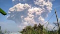 Мощное извержение вулкана Синабунг Индонезия _ Huge Sinabung...