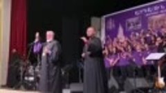 Հայեր  Միացե՛ք Միացե՛ք Հայեր Հայեր

Catholicos Aram I singin...