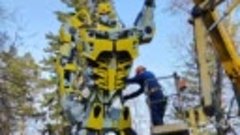 Робот установлен в городском парке, 18 мая