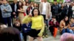 Dance Busking - (G)I-DL