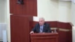 Николай Карцев раскрывает депутатом глаза на бюджет.