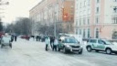 Цветы мужчинам 23 февраля 2012г. Мурманск Видео: Александр Б...