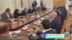 Владимир Путин проводит встречу с военными корреспондентами,...