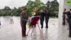 Шойгу возложил цветы к монументу Освобождения в Пхеньяне