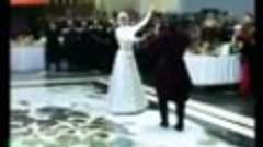 Зажигательный танец Кадырова Рамзана 2013 Prezident dance Be...
