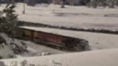 Поезда Рассекают Снег!