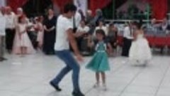 Дочка танцует лезгинку:))