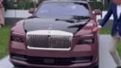 Первый электрический Rolls Royce.

$400 000