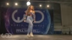 То, что она вытворяет, просто фантастика! Зовут её Dytto