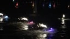 Светящиеся яхты и водные мотоциклы