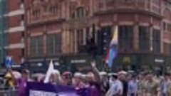 В британском Манчестере состоялся специфический парад с учас...